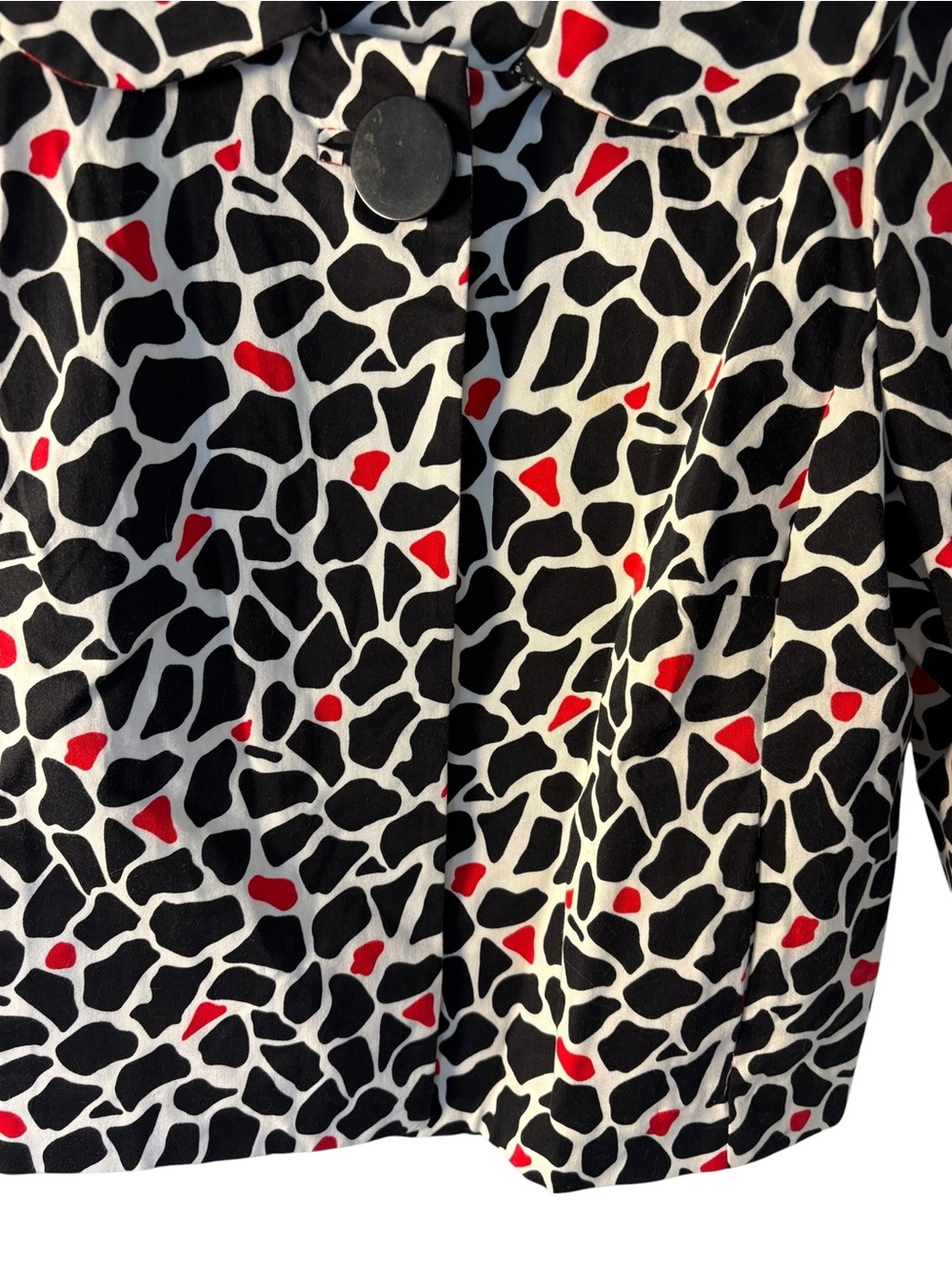 Bold Black & White Giraffe Print Jacket with Red Accents - Picture 3 of 6